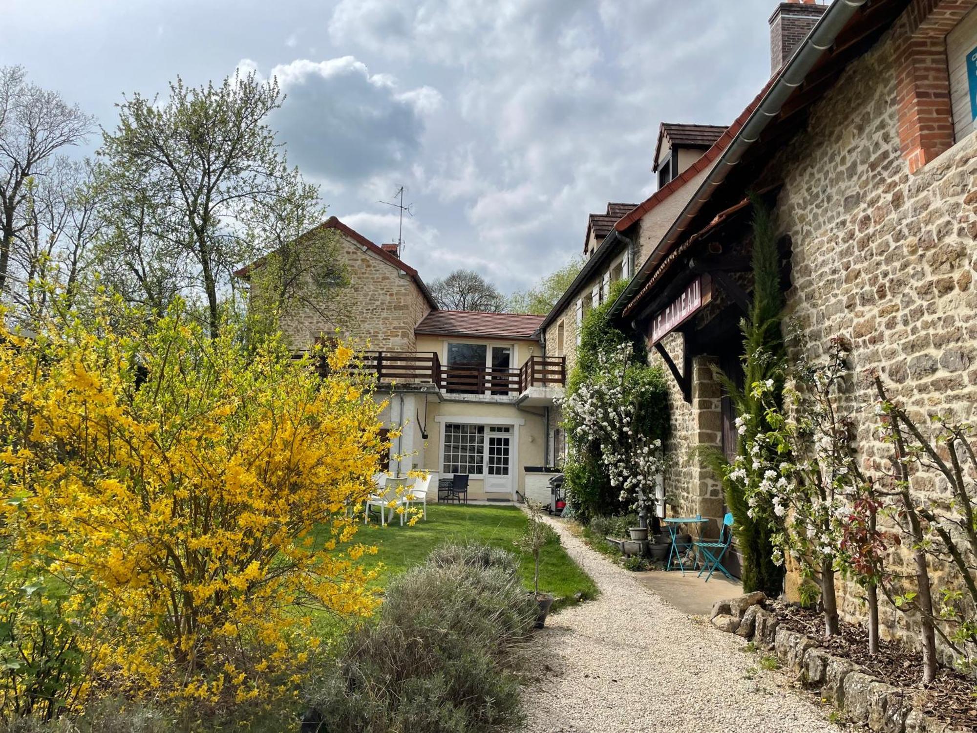 Domaine De Vandenesse Et Spa Exterior foto